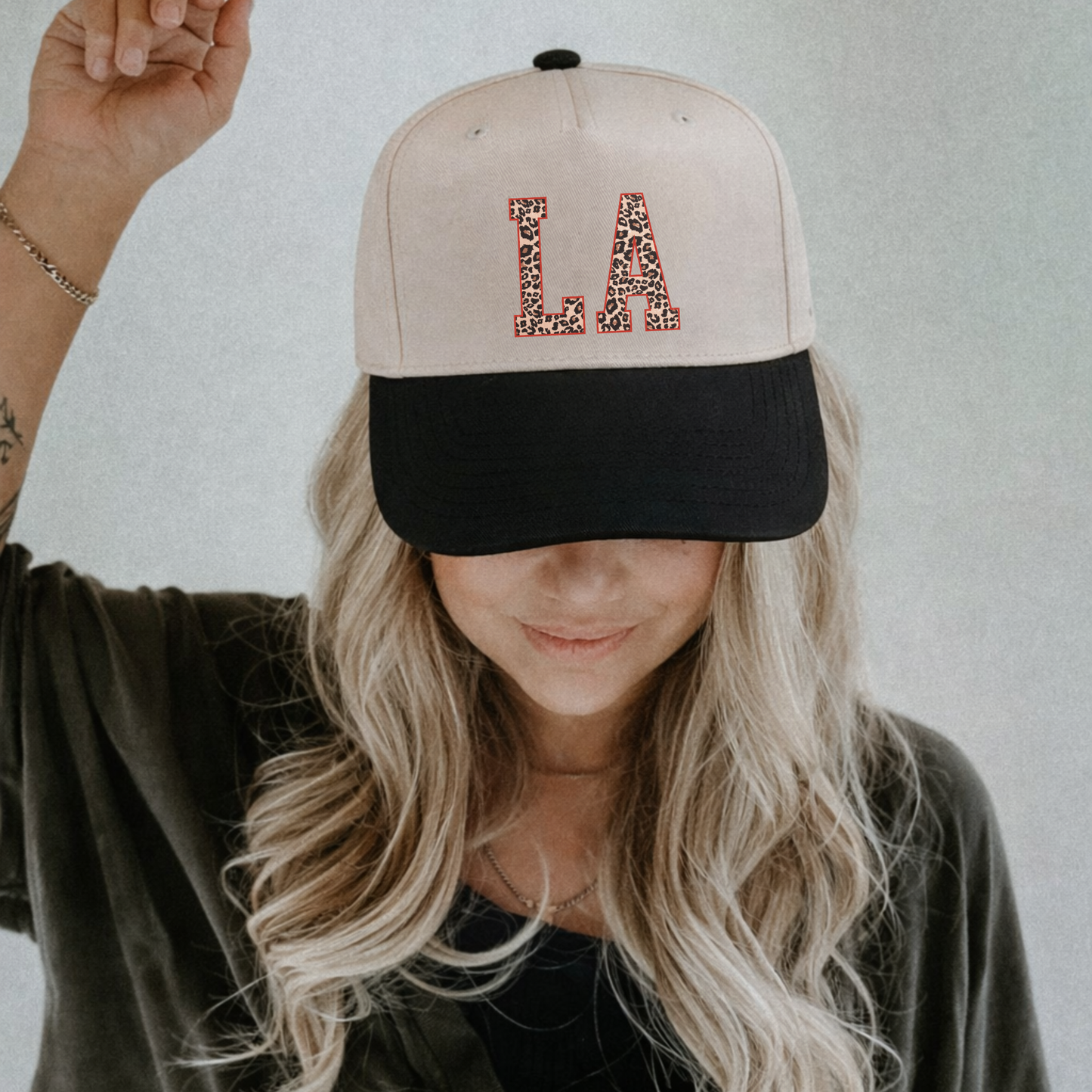 Women wearing leopard LA canvas snapback hat lifestyle image